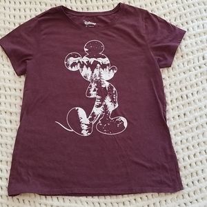 Disney Mickey Mouse sz M maroon tshirt  adventure